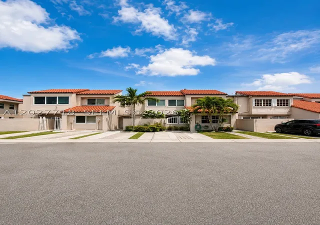 Listing Photo 1 - Condo for sale in building located at 6492 SW 129th Ave, Miami, FL 33183