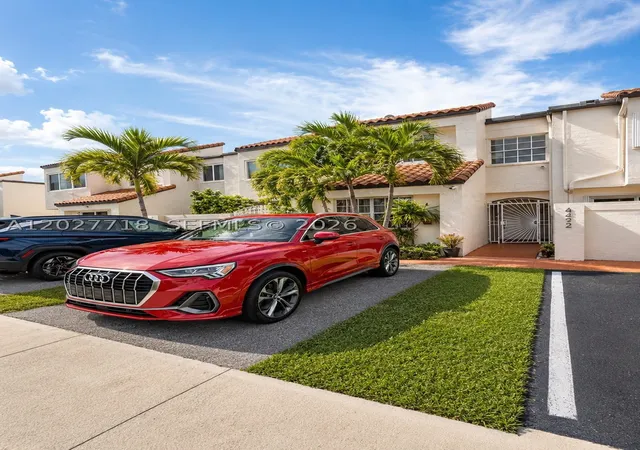 Listing Photo 2 - Condo for sale in building located at 6492 SW 129th Ave, Miami, FL 33183