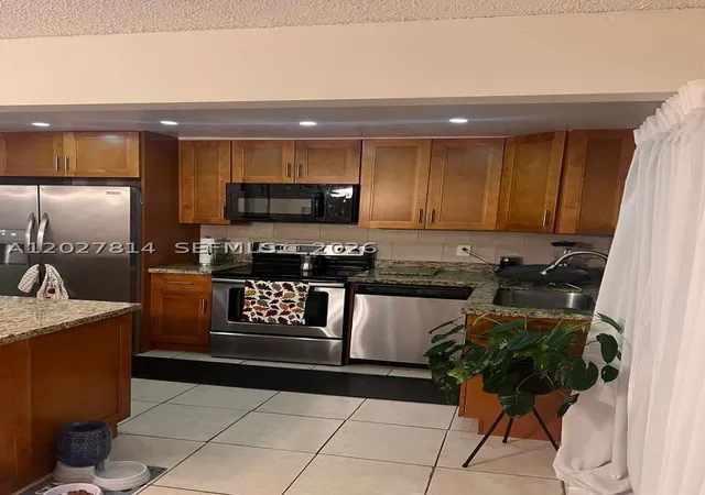 Photo 3 of Sale Pending at 3473 Sw 52nd Ave, Pembroke Pines, FL 33023 | MLS# A12027814 | Listing updated on 2026-08-26