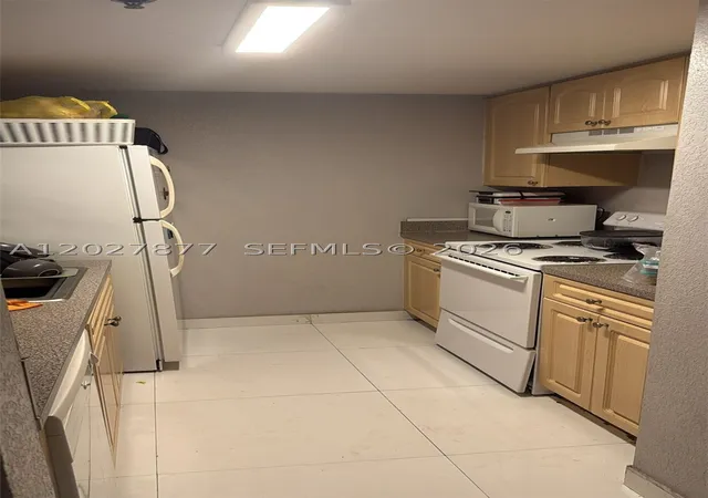 Photo 3 of Sale Pending at 814 Nw 36th Ave #208, Miami, FL 33125 | MLS# A12027877 | Listing updated on 2026-09-09