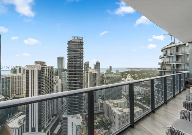 Photo 4 of Condo for sale at 801 S Miami Ave #4302, Miami, FL 33130 | MLS# A12023897 | Listing updated on 2026-09-09