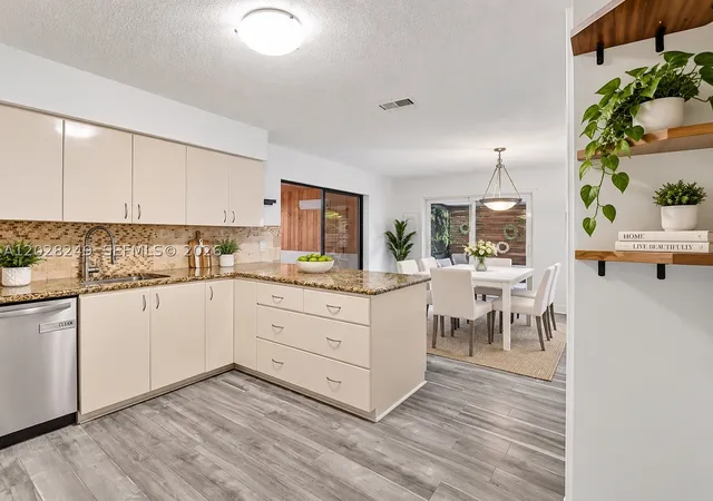 Photo 4 of Single family home for sale at 417 Se 4Th St, Dania Beach, FL 33004 | MLS# A12028249 | Listing updated on 2026-09-24