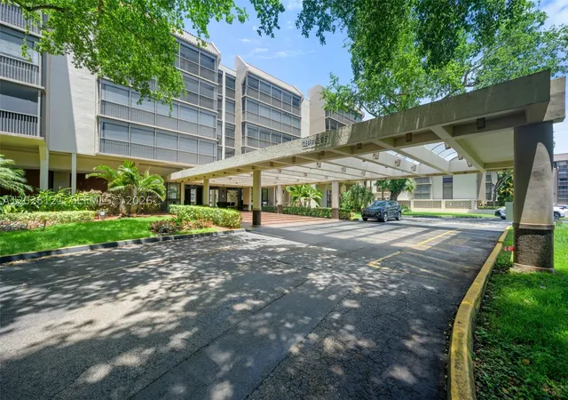 Photo 20 of Condo for sale at 2804 N 46Th Ave #C630, Hollywood, FL 33021 | MLS# A12028121 | Listing updated on 2026-10-01