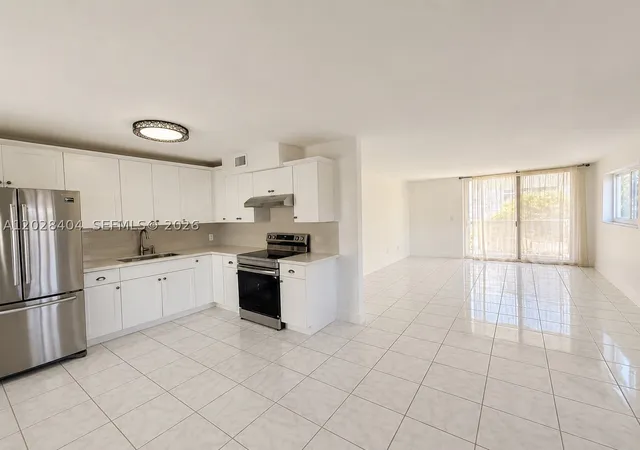Photo 3 of Condo for sale at 1400 Lincoln Rd #301, Miami Beach, FL 33139 | MLS# A12028404 | Listing updated on 2026-09-16