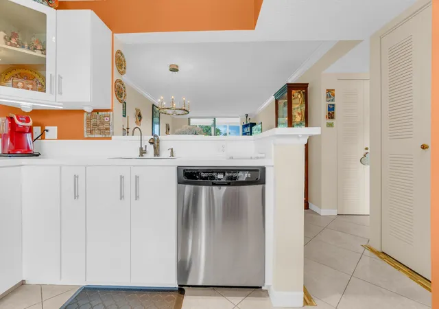 4th image of 6795 Huntington Ln, Delray Beach, FL 33446