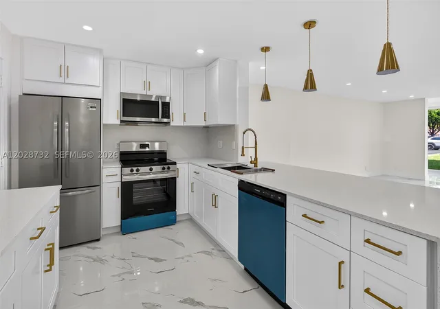 Condo for sale at 201 Se 11Th Ter #102, Dania Beach, FL 33004 | MLS# A12028732