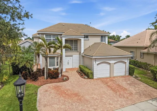 Photo 3 of Single family home for sale at 2608 Oakbrook Ct, Weston, FL 33332 | MLS# A12028370 | Listing updated on 2026-08-26