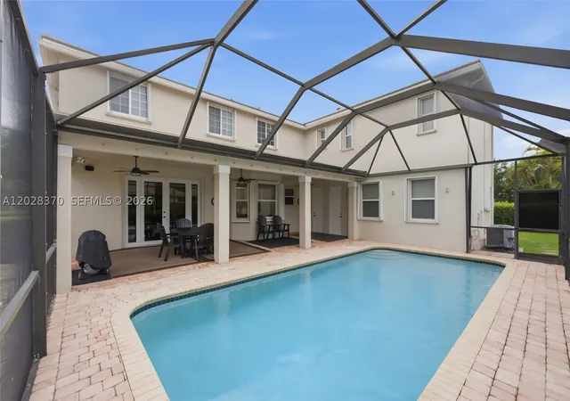 Photo 3 of Single family home for sale at 2608 Oakbrook Ct, Weston, FL 33332 | MLS# A12028370 | Listing updated on 2026-08-26