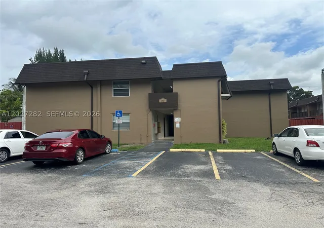 Listing Photo 1 - Condo for sale in building located at 890 Sw 129Th Pl, Miami, FL 33184 - Unit #208