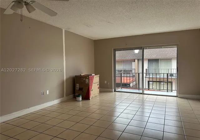 Listing Photo 5 - Condo for sale in building located at 890 Sw 129Th Pl, Miami, FL 33184 - Unit #208