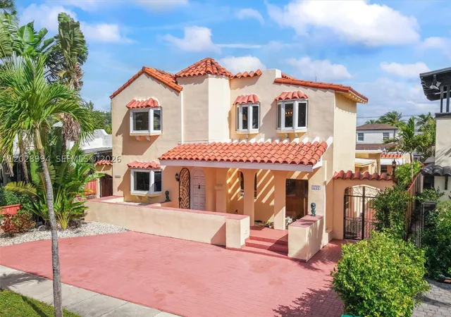Photo 3 of Single family home for sale at 1727 Sw 11th Ter, Miami, FL 33135 | MLS# A12028994 | Listing updated on 2026-10-04