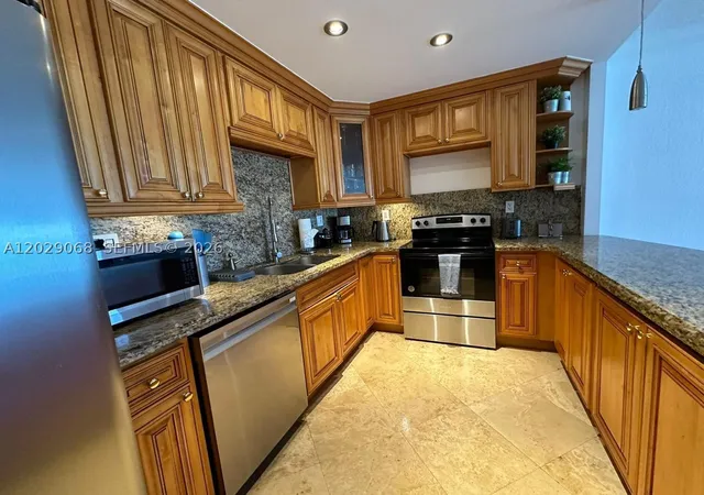 Photo 2 of Sale Pending at 19370 Collins Ave #1005, Sunny Isles Beach, FL 33160 | MLS# A12029068 | Listing updated on 2026-09-16