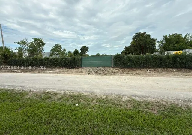 Photo 2 of Land for sale at Sw 213th Ave, Miami, FL 33187 | MLS# A12029324 | Listing updated on 2026-09-10