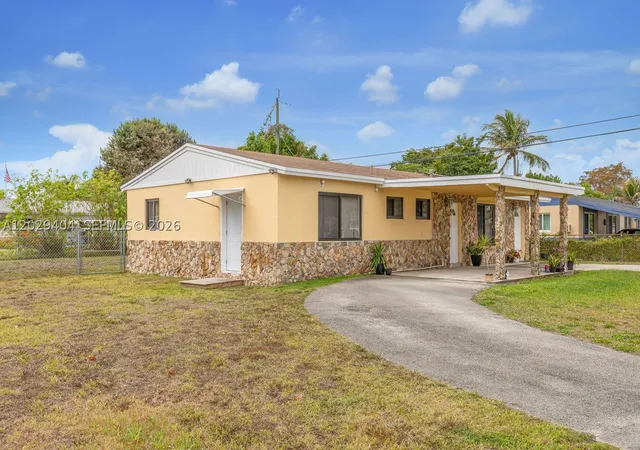 Photo 3 of Single family home for sale at 6200 Sw 18th St, Pompano Beach, FL 33068 | MLS# A12029404 | Listing updated on 2026-09-10