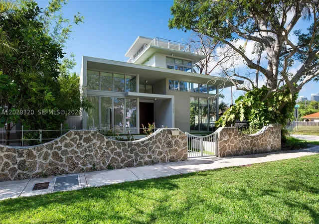 Photo 1 of Mansion for sale at 2100 S Miami Ave, Miami, FL 33129 | MLS# A12029320 | Listing updated on 2026-09-12