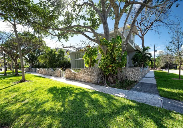 Photo 2 of Single family home for sale at 2100 S Miami Ave, Miami, FL 33129 | MLS# A12029320 | Listing updated on 2026-09-12