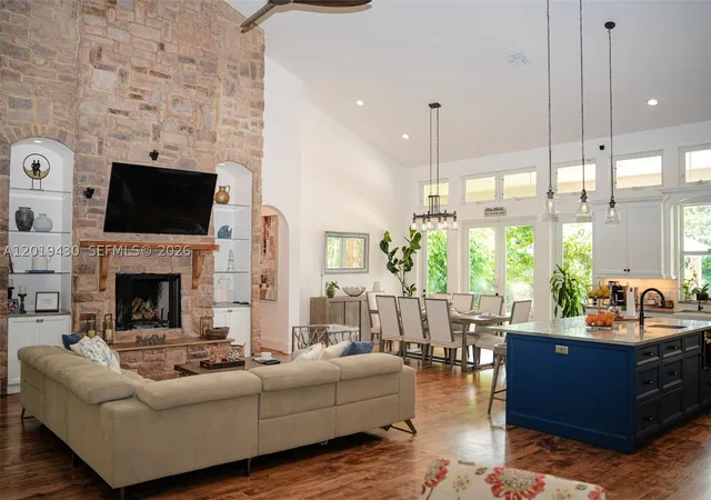 Photo 3 of Single family home for sale at 2640 Sw 137th Ter, Davie, FL 33330 | MLS# A12019430 | Listing updated on 2026-09-05