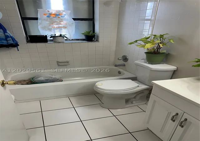 Listing Photo 5 - Condo for sale in building located at 15360 Sw 72Nd St, Miami, FL 33193 - Unit #21