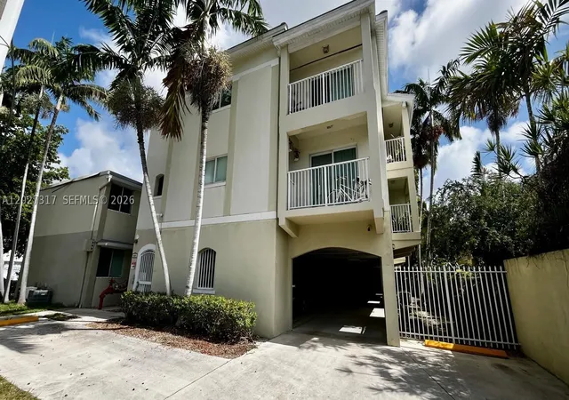 Photo 3 of Condo for sale at 1025 Sw 7th Ave #5, Miami, FL 33130 | MLS# A12027317 | Listing updated on 2026-09-11