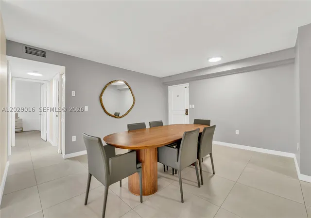 Listing Photo 3 - Condo for sale in Costa Bella Condominium located at 1450 Brickell Bay Dr, Miami, FL 33131 - Unit #1815
