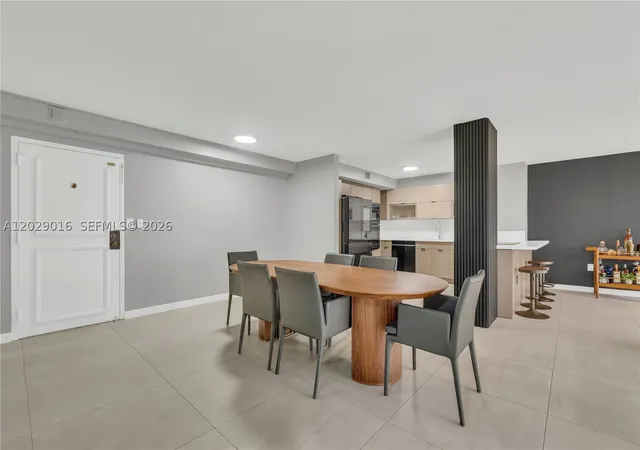 Listing Photo 4 - Condo for sale in Costa Bella Condominium located at 1450 Brickell Bay Dr, Miami, FL 33131 - Unit #1815