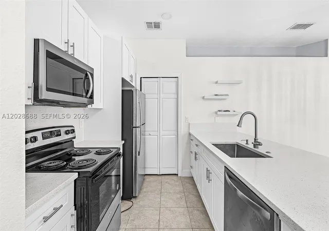 Photo 4 of Single family home for sale at 7542 Bristol, Naples, FL 34120 | MLS# A12028688 | Listing updated on 2026-08-29