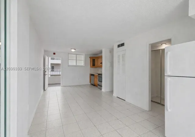 Listing Photo 2 - Condo for sale in building located at 1750 James Ave, Miami, FL 33139 - Unit #9C