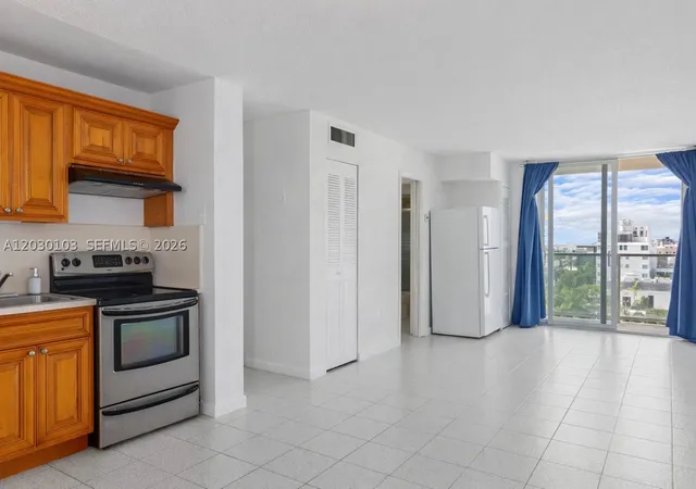 Listing Photo 3 - Condo for sale in building located at 1750 James Ave, Miami, FL 33139 - Unit #9C