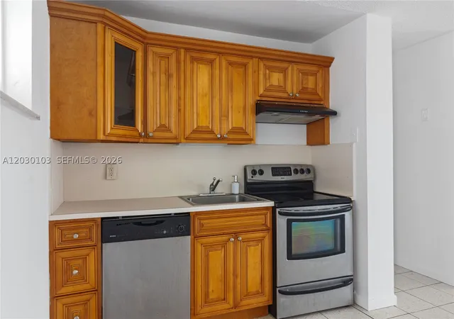 Listing Photo 5 - Condo for sale in building located at 1750 James Ave, Miami, FL 33139 - Unit #9C