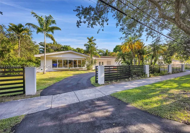 Photo 2 of Single family home for sale at 6970 Sw 124th St, Pinecrest, FL 33156 | MLS# A12028484 | Listing updated on 2026-10-04