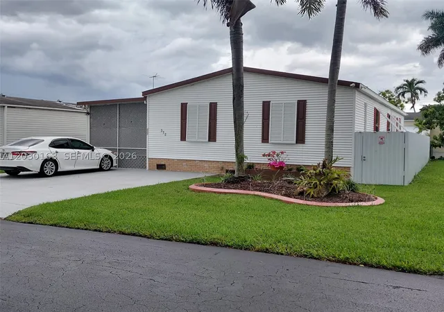 Photo 1 of Manufactured home for sale at 35303 Sw 180th Ave, Homestead, FL 33034 | MLS# A12030163 | Listing updated on 2026-10-06