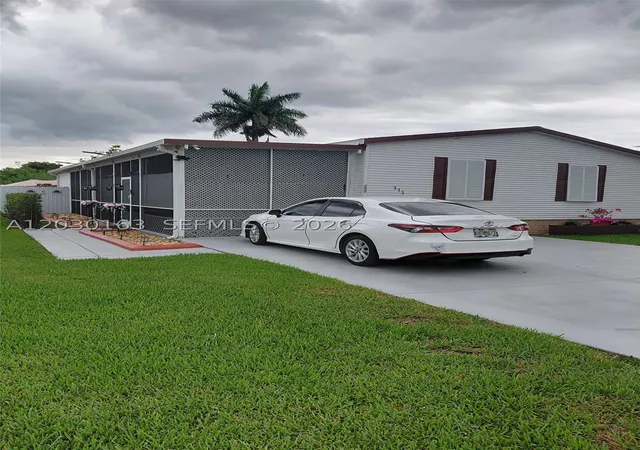 Photo 2 of Manufactured home for sale at 35303 Sw 180th Ave, Homestead, FL 33034 | MLS# A12030163 | Listing updated on 2026-10-06