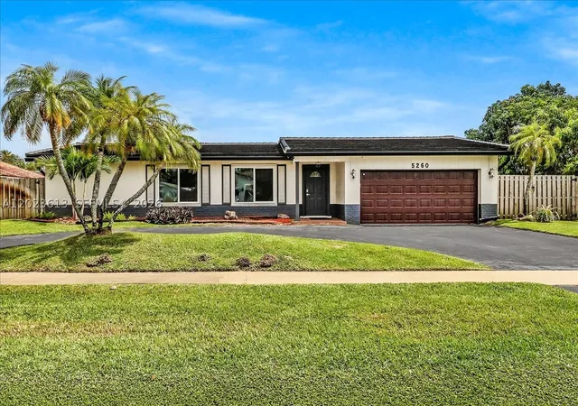 Photo 3 of Single family home for sale at 5260 Sw 10th Ct, Plantation, FL 33317 | MLS# A12023613 | Listing updated on 2026-10-04