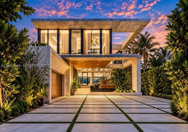 Photo 4 of Single family home for sale at 360 S Hibiscus Dr, Miami Beach, FL 33139 | MLS# A12030398 | Listing updated on 2026-10-01
