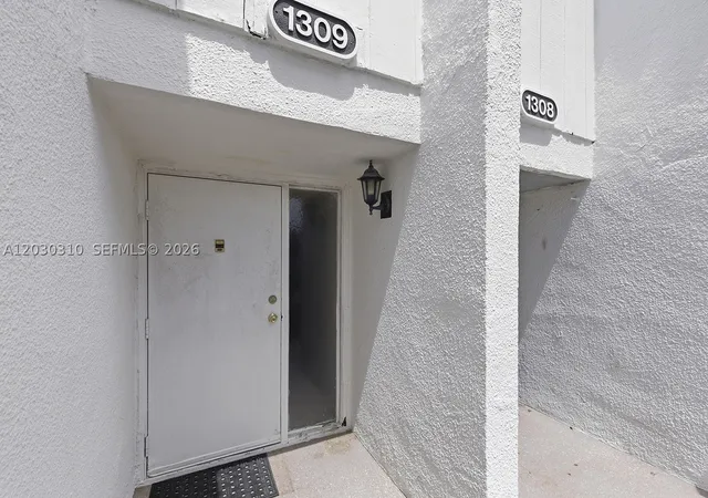 Photo 3 of Condo for sale at 1309 Bridgewood Dr, Boca Raton, FL 33434 | MLS# A12030310 | Listing updated on 2026-09-08