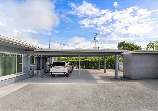 Photo 2 of Multi family home for sale at 204 Nw 1st St, Boynton Beach, FL 33435 | MLS# A12030785 | Listing updated on 2026-09-22
