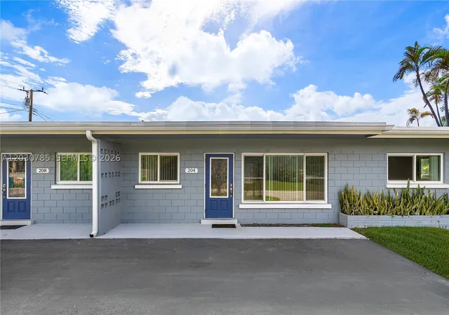 Photo 3 of Multi family home for sale at 204 Nw 1st St, Boynton Beach, FL 33435 | MLS# A12030785 | Listing updated on 2026-09-22