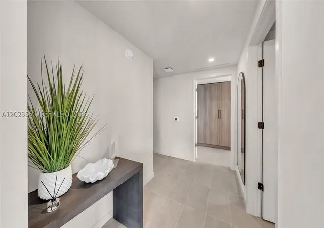 Photo 1 of Condo for sale at 121 Ne 5Th St #3401, Miami, FL 33132 | MLS# A12023650 | Listing updated on 2026-10-02