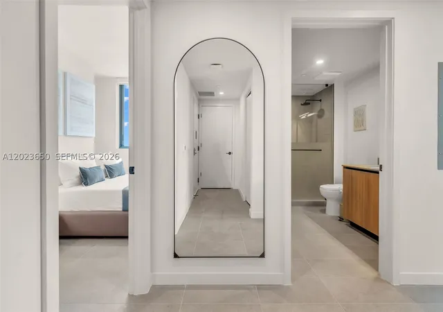 Photo 2 of Condo for sale at 121 Ne 5Th St #3401, Miami, FL 33132 | MLS# A12023650 | Listing updated on 2026-10-02