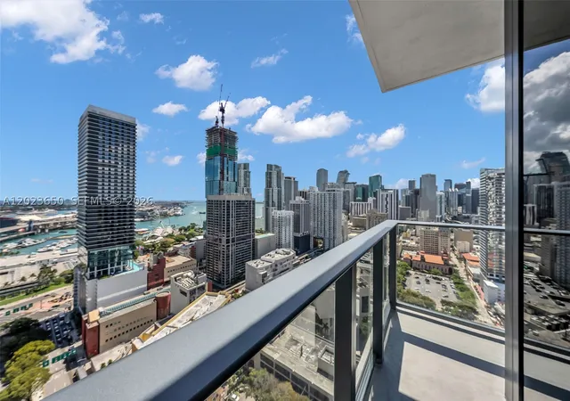 Photo 3 of Condo for sale at 121 Ne 5Th St #3401, Miami, FL 33132 | MLS# A12023650 | Listing updated on 2026-10-02