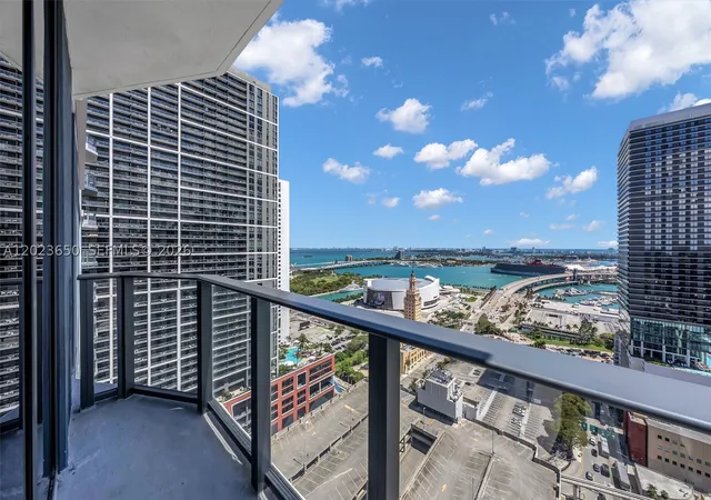 Photo 4 of Condo for sale at 121 Ne 5Th St #3401, Miami, FL 33132 | MLS# A12023650 | Listing updated on 2026-10-02