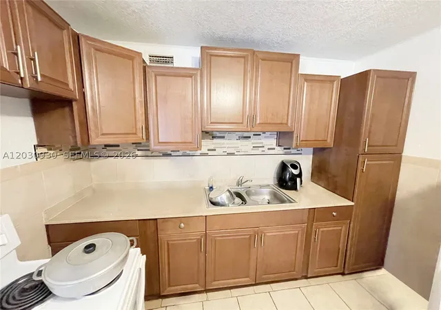 Photo 3 of Condo for sale at 1829 N A St #51, Lake Worth Beach, FL 33460 | MLS# A12030930 | Listing updated on 2026-09-11