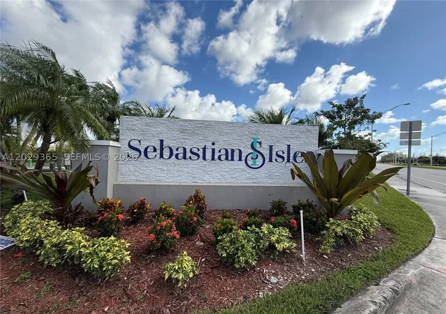 Photo 1 of Townhouse for sale at 540 Ne 1st Dr, Florida City, FL 33034 | MLS# A12029365 | Listing updated on 2026-09-02