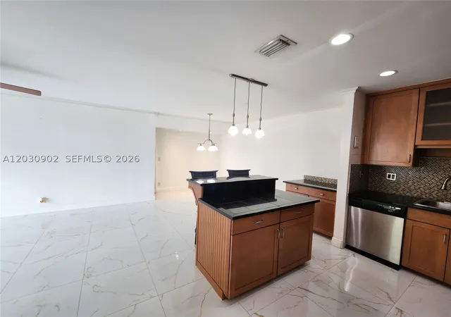 Photo 4 of Condo for sale at 160 Cypress Club Dr #608, Pompano Beach, FL 33060 | MLS# A12030902 | Listing updated on 2026-09-04