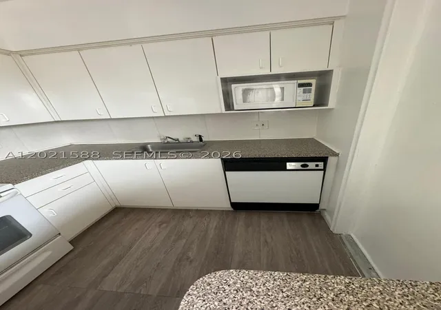 Photo 2 of Condo for sale at 20201 Ne 29th Ct #D329, Miami, FL 33180 | MLS# A12021588 | Listing updated on 2026-08-31
