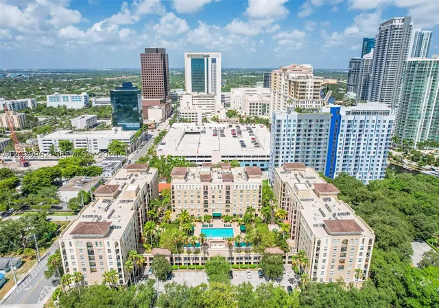 Photo 3 of Condo for sale at 520 Se 5Th Ave #1307, Fort Lauderdale, FL 33301 | MLS# A12029962 | Listing updated on 2026-08-28