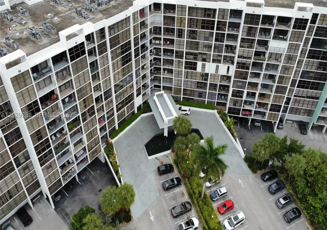 Photo 4 of Condo for sale at 400 Leslie Dr #416, Hallandale Beach, FL 33009 | MLS# A12029288 | Listing updated on 2026-08-26