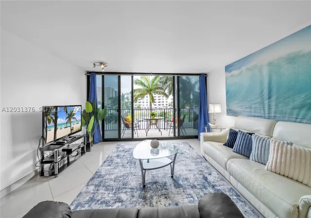 Listing Photo 1 - Condo for sale in building located at 2101 S Ocean Dr, Hollywood, FL 33019 - Unit #204