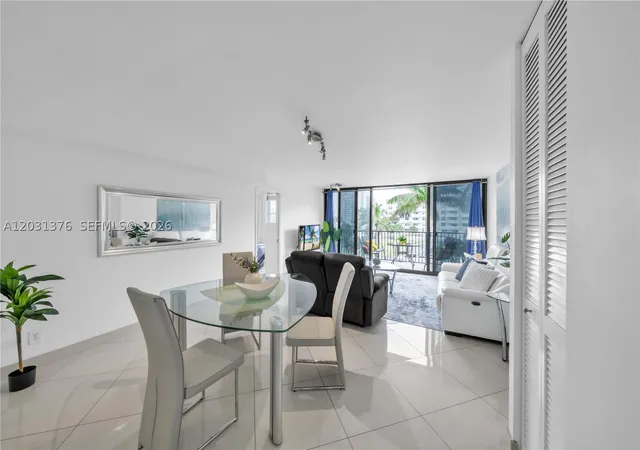 Listing Photo 2 - Condo for sale in building located at 2101 S Ocean Dr, Hollywood, FL 33019 - Unit #204