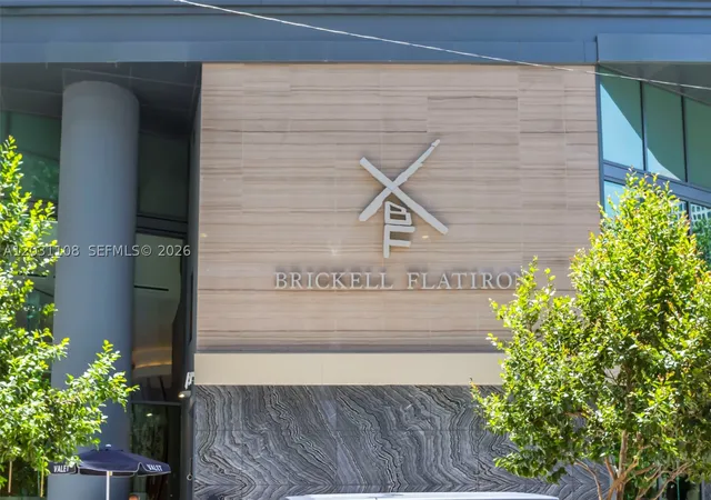 Photo 4 of Condo for sale at 1000 Brickell Plz #4609, Miami, FL 33131 | MLS# A12031108 | Listing updated on 2026-08-31